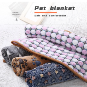 Soft and Fluffy High Quality Fluffy Cute Star Printing Pet Mat Warm and Comfortable Pet Blanket for Dogs and Cats Pet Supplies (Color: Coffee color polka, size: For big dogs104X75cm)